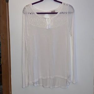 Long sleeve white shirt with lace decoration